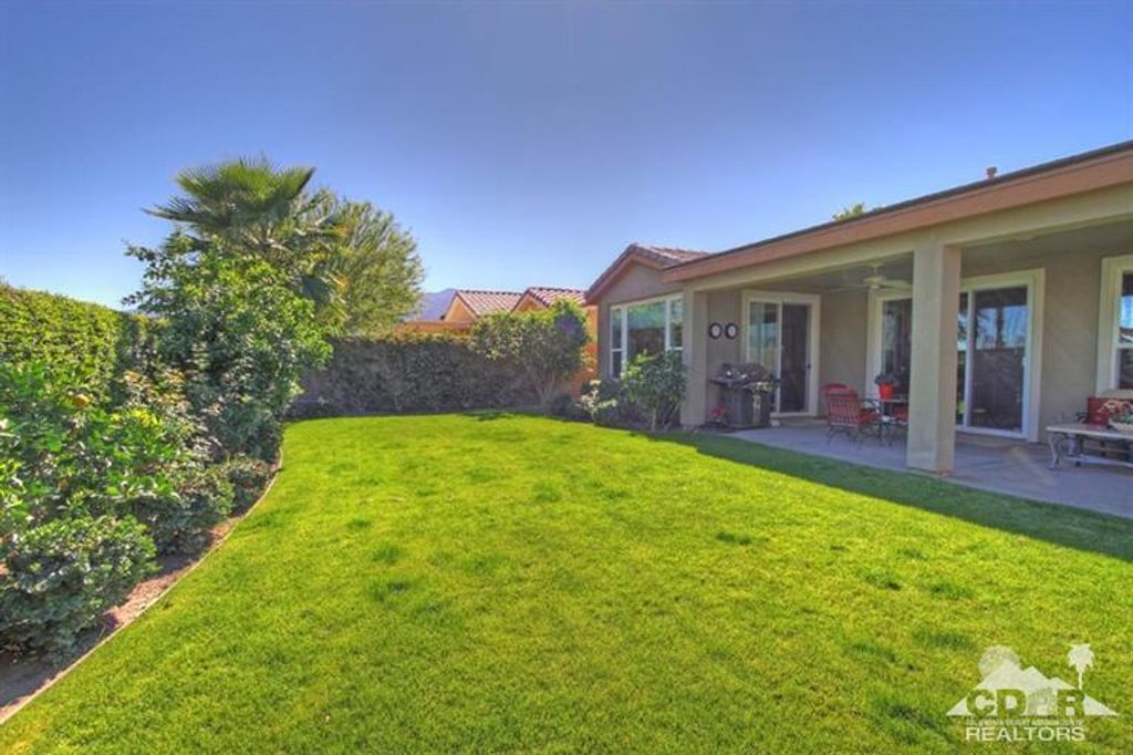 listing image 10996438906912475677