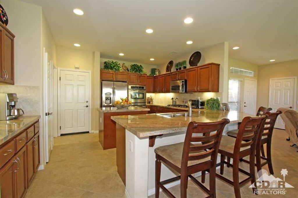 listing image 10994195572104366337