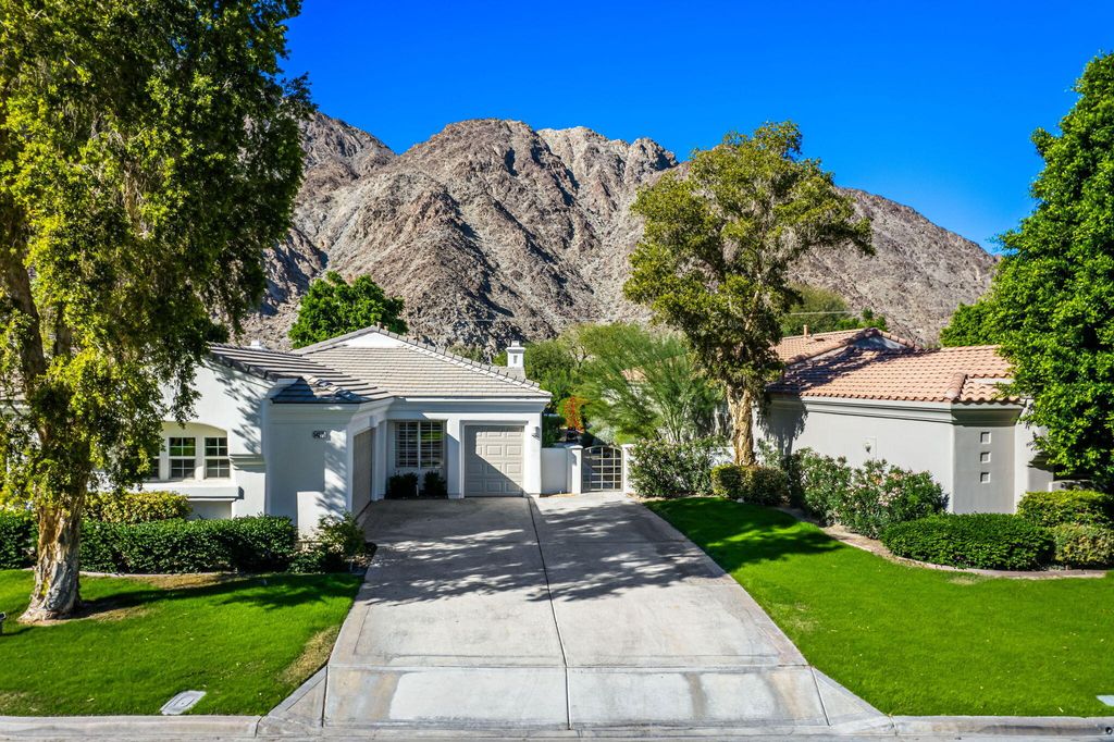 Photo of 54275 Riviera, La Quinta, CA 92253 (MLS # 219139516)