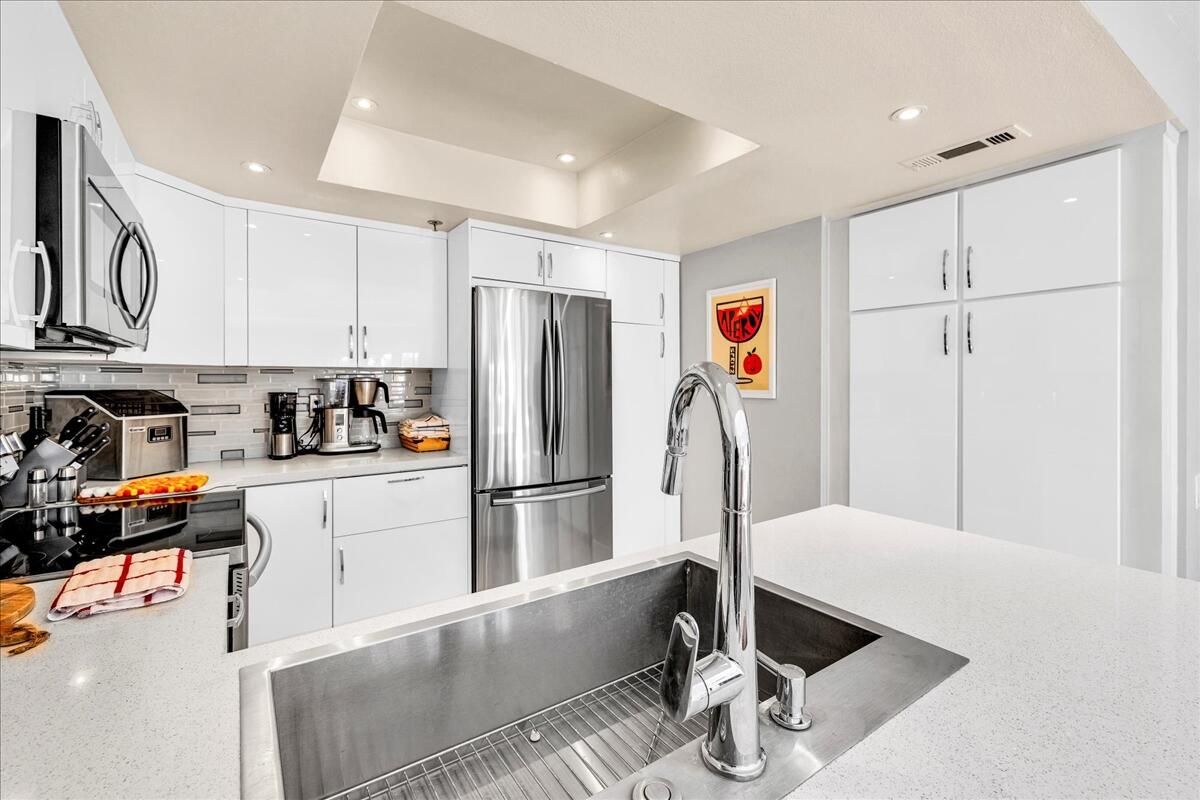 Palm Springs, California 92262, United States, 1 Bedroom Bedrooms, ,2 BathroomsBathrooms,Residential,Active,238805