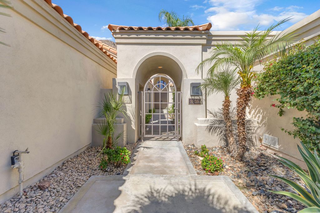 Photo of 55015 Riviera, La Quinta, CA 92253 (MLS # 219146284)