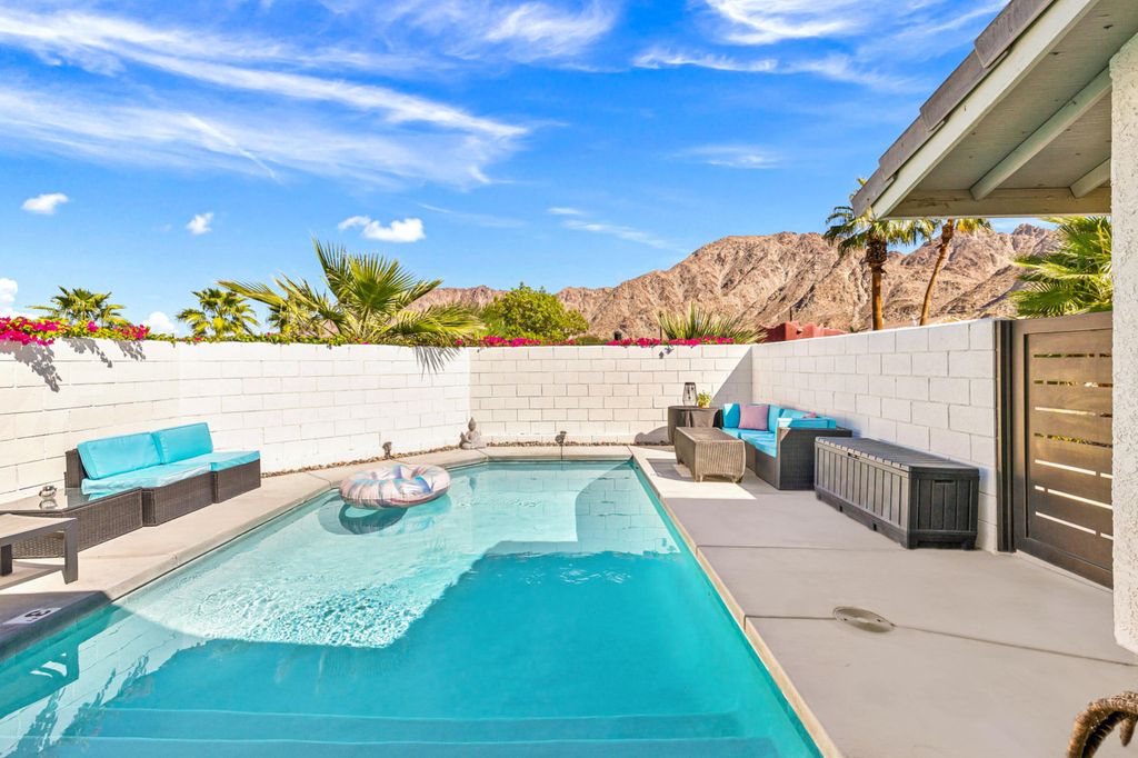 Photo of 54525 Avenida Carranza, La Quinta, CA 92253 (MLS # 219136678)