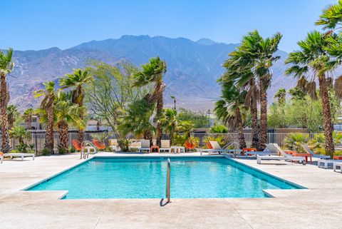 Condominium in Palm Springs CA 210 Enterprise Way 27.jpg