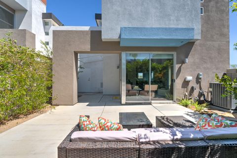 Condominium in Palm Springs CA 210 Enterprise Way 21.jpg