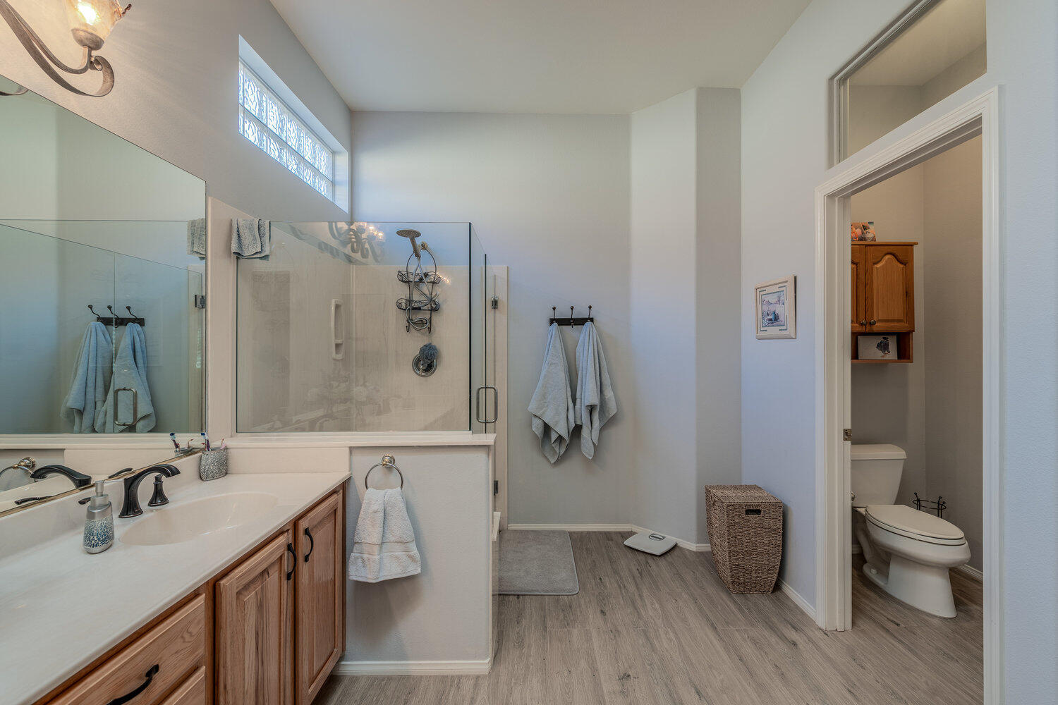 Indio, California 92201, United States, 2 Bedrooms Bedrooms, ,3 BathroomsBathrooms,Residential,Active,241404