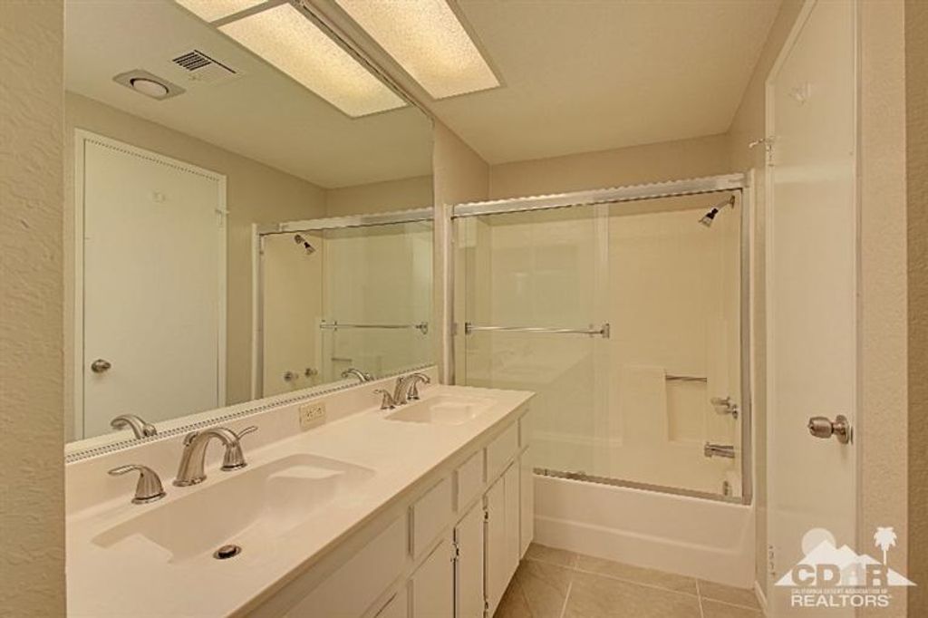 listing image 10998330742364316914