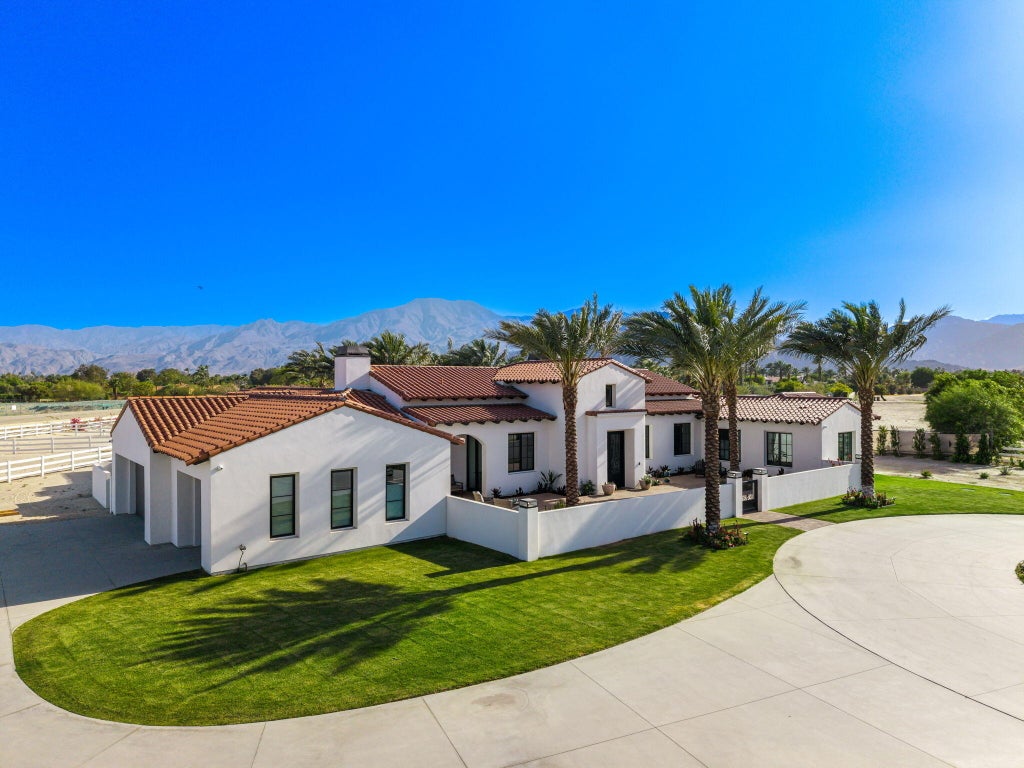 Photo of 80980 Vista Galope, La Quinta, CA 92253 (MLS # 219152904)