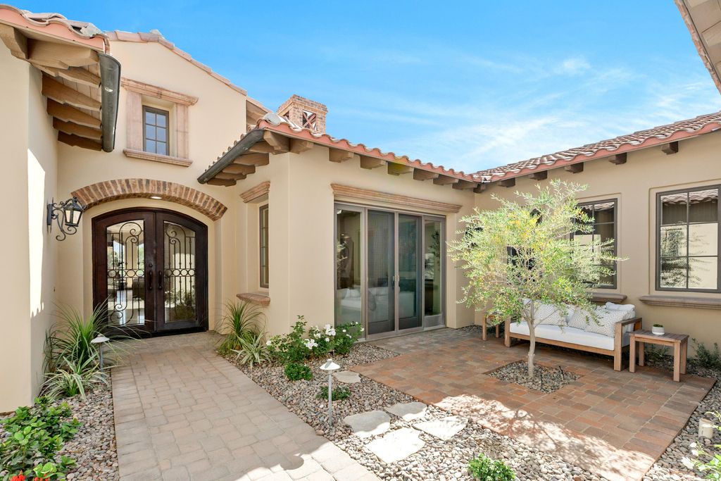 Photo of 58154 Aracena, La Quinta, CA 92253 (MLS # 219145571)