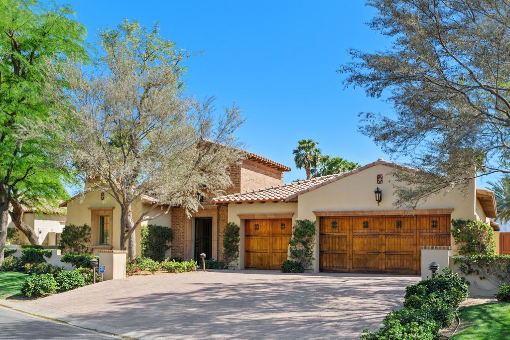 Photo of 58154 Aracena, La Quinta, CA 92253 (MLS # 219145571)