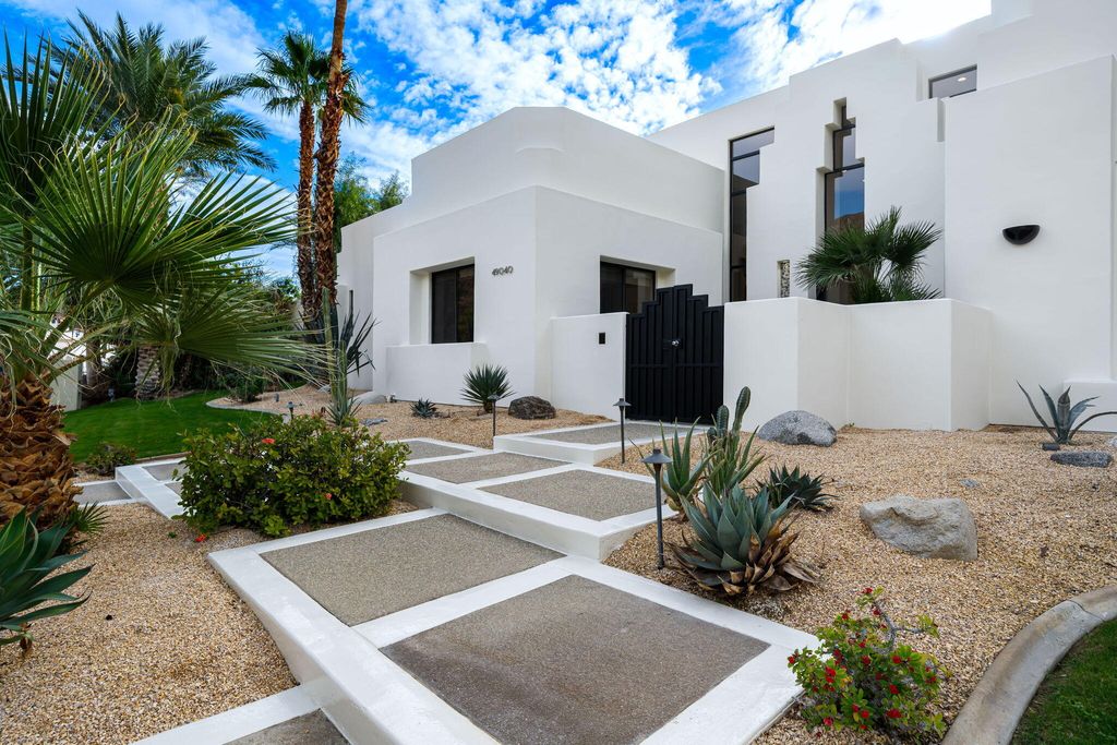 Photo of 49040 Calle Flora, La Quinta, CA 92253 (MLS # 219141141)