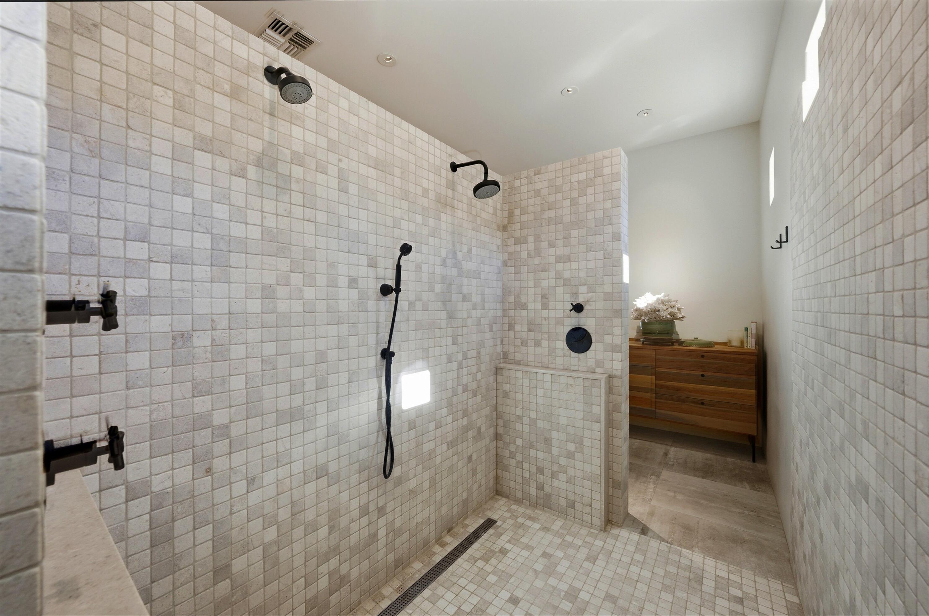 La Quinta, California 92253, United States, 4 Bedrooms Bedrooms, ,4 BathroomsBathrooms,Residential,Active,230794