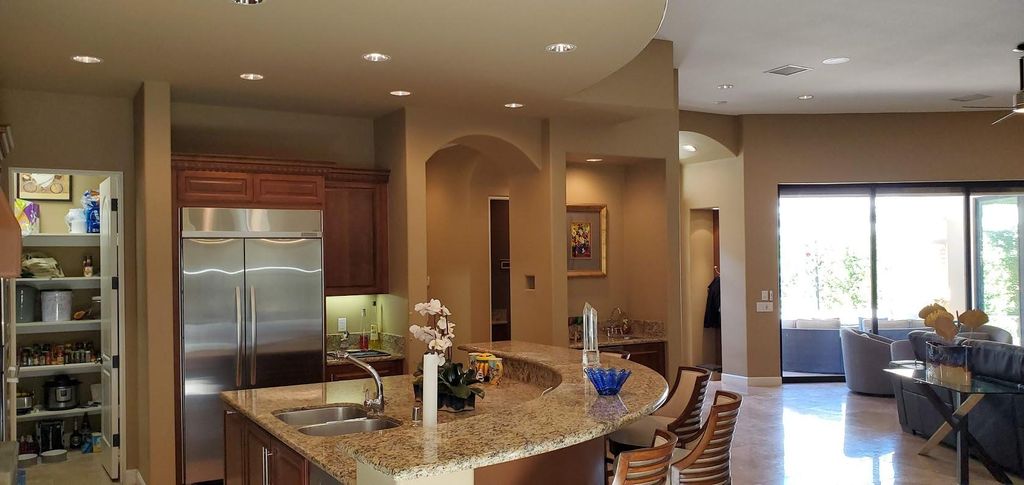 listing image 10997973919060872029