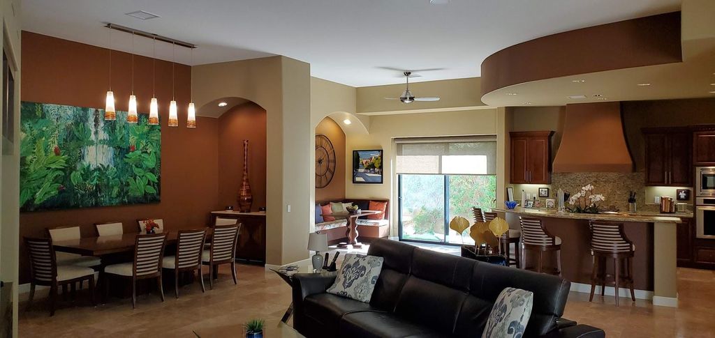 listing image 10990112394065159883