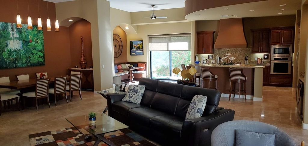 listing image 10993793468710203733