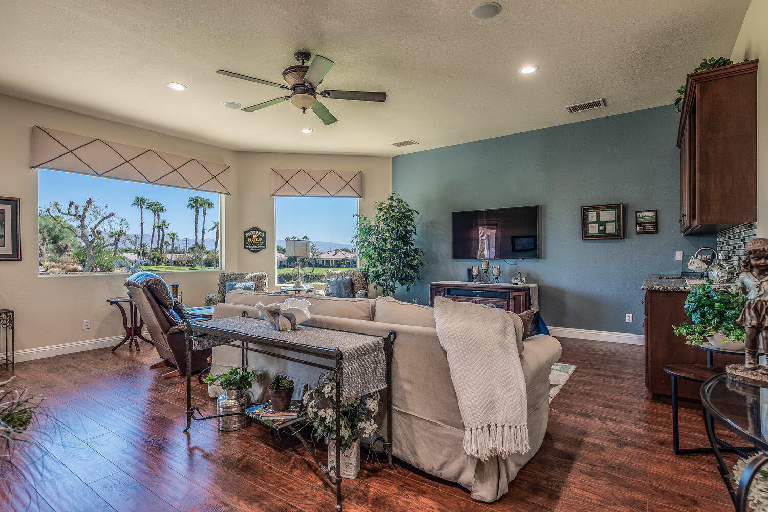 Indio, California 92201, United States, 4 Bedrooms Bedrooms, ,4 BathroomsBathrooms,Residential,Active,241414