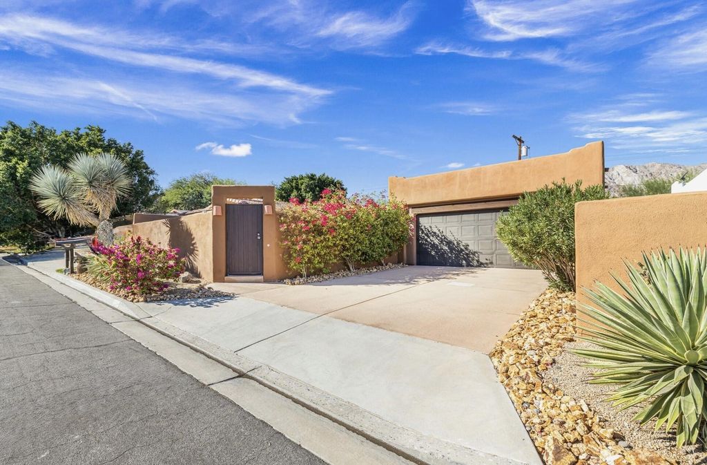 Photo of 53095 Avenida Bermudas, La Quinta, CA 92253 (MLS # 219138239)