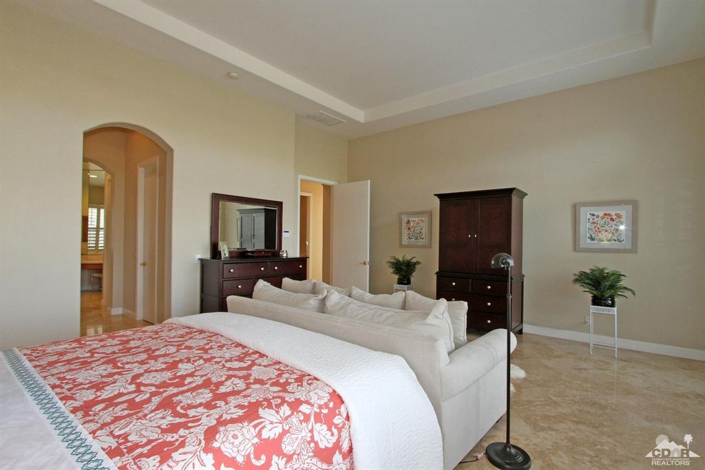 listing image 10996763224820446194