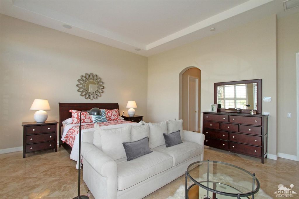 listing image 10994693143314946007