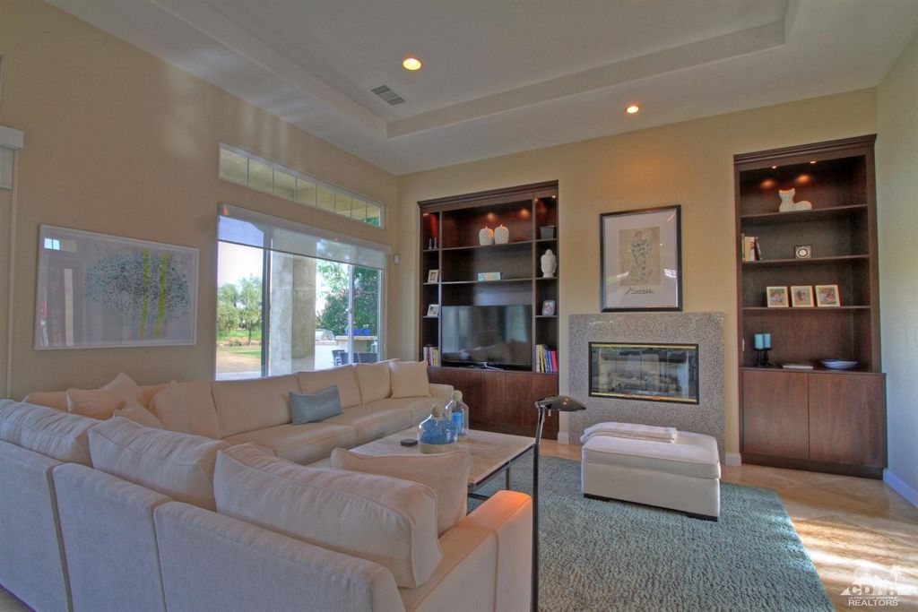 listing image 10995763850432773395