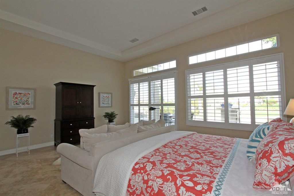listing image 10993494161945360018