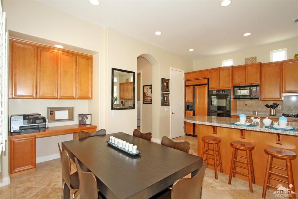 listing image 10996595894419570797