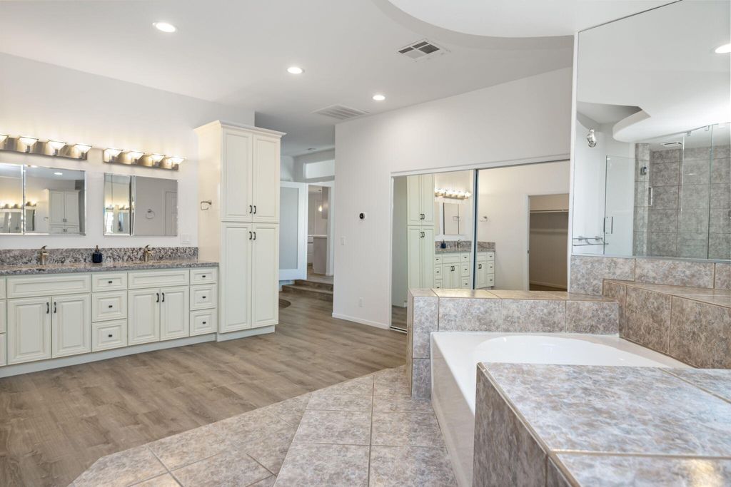 Photo of 53967 Avenida Navarro, La Quinta, CA 92253 (MLS # 219131763)