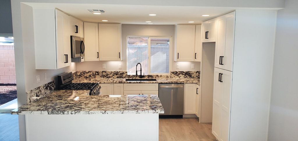 listing image 10994119911899