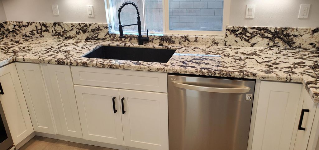 listing image 10991534146807
