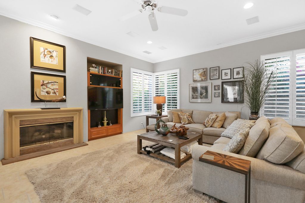 listing image 10993599282456362701