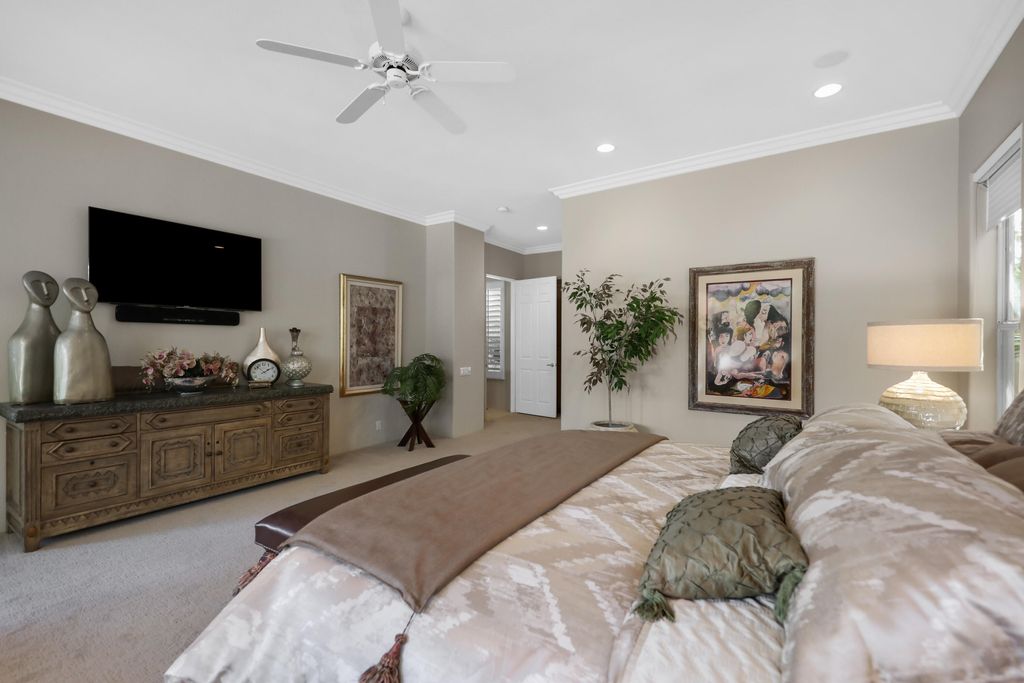 listing image 10995513622580522831