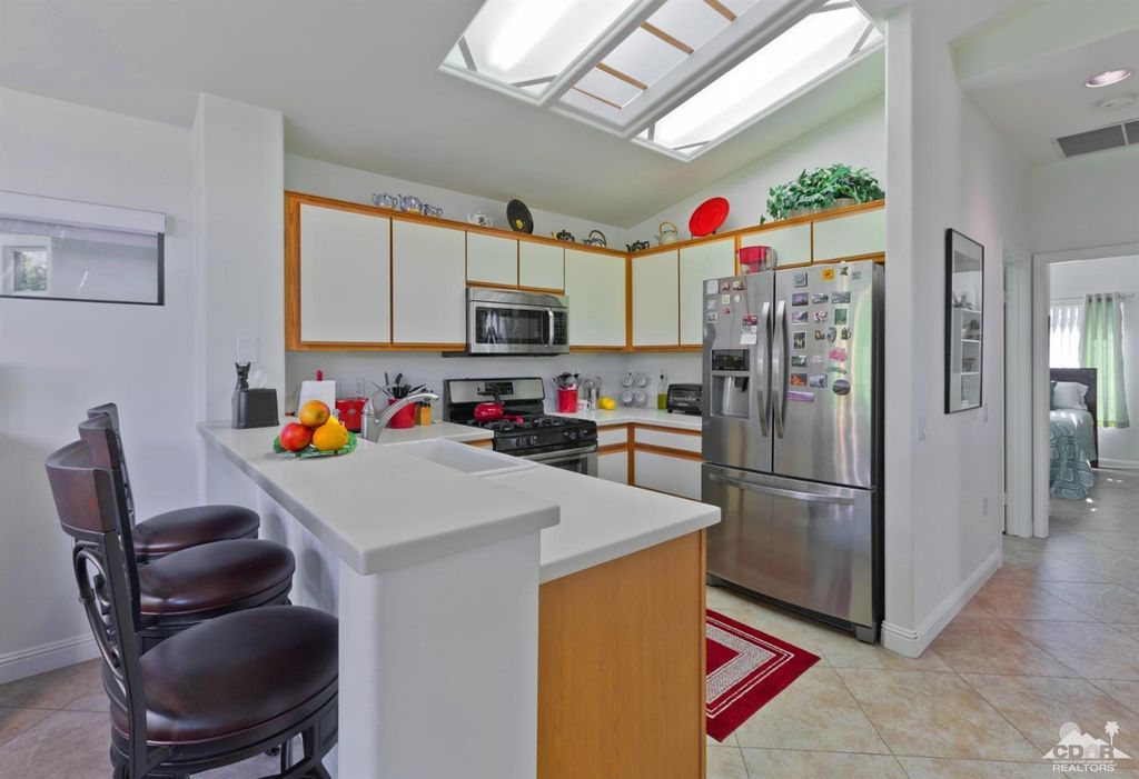 listing image 10995461063338532741