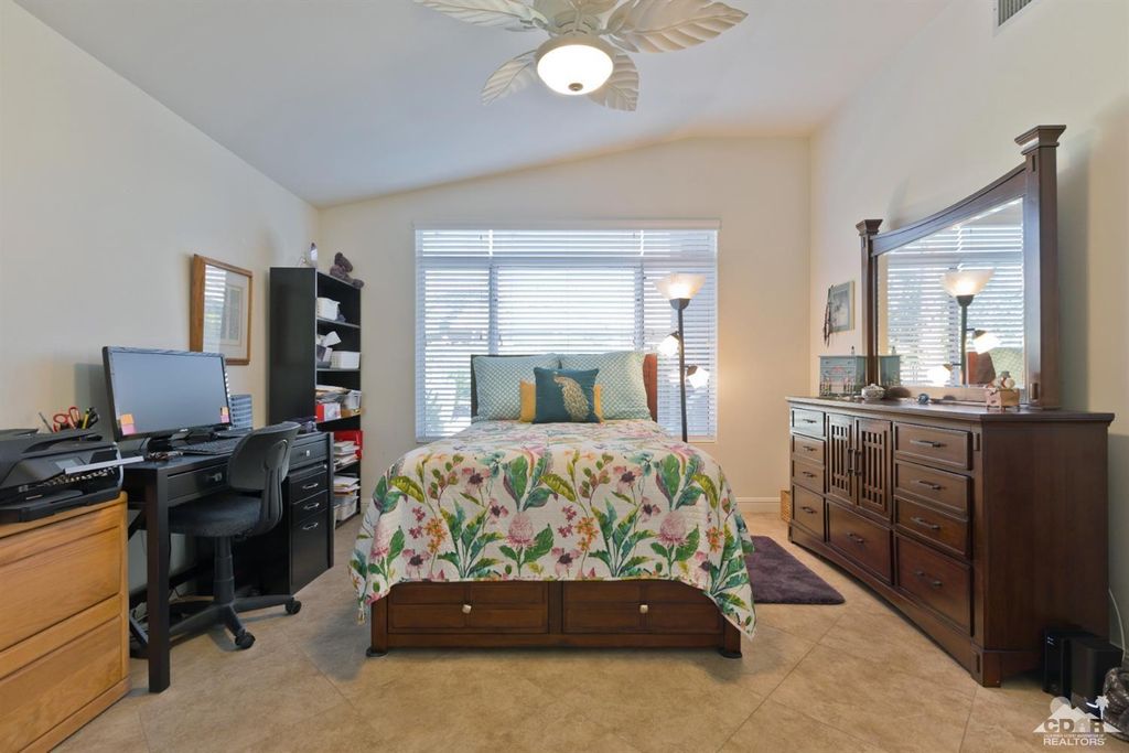 listing image 10990029340467514672