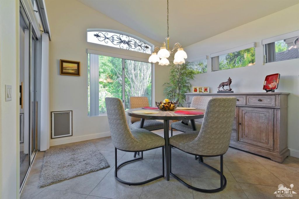 listing image 10995965889079415256