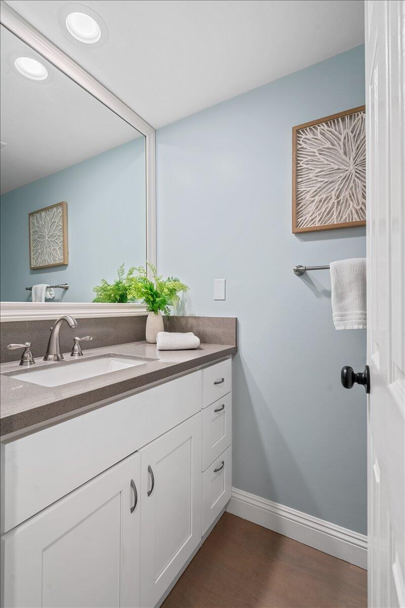 Rancho Palos Verdes, California 90275, United States, 4 Bedrooms Bedrooms, ,3 BathroomsBathrooms,Residential,Active,210278