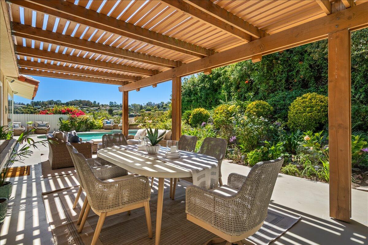 Rancho Palos Verdes, California 90275, United States, 4 Bedrooms Bedrooms, ,3 BathroomsBathrooms,Residential,Active,210278