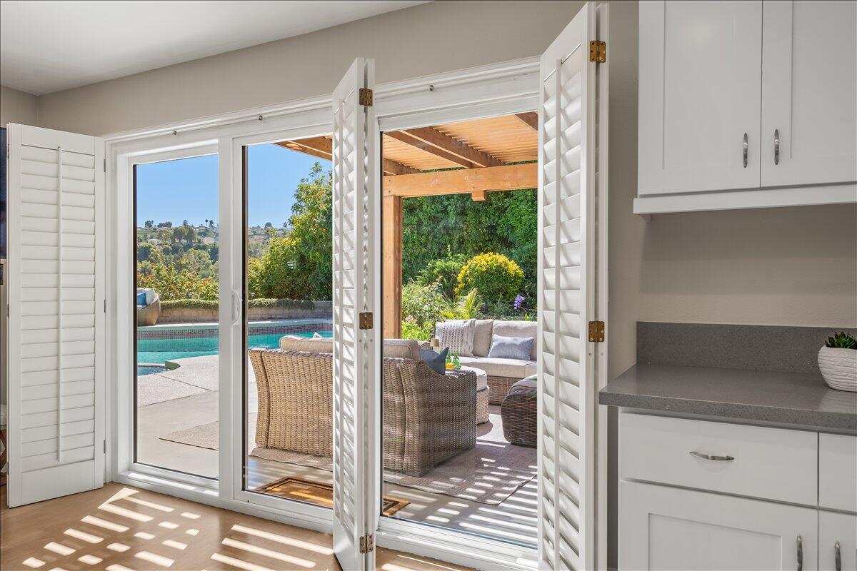 Rancho Palos Verdes, California 90275, United States, 4 Bedrooms Bedrooms, ,3 BathroomsBathrooms,Residential,Active,210278