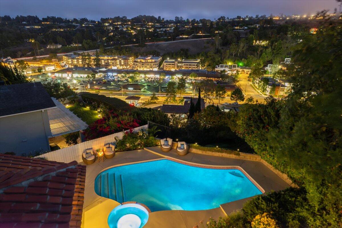 Rancho Palos Verdes, California 90275, United States, 4 Bedrooms Bedrooms, ,3 BathroomsBathrooms,Residential,Active,210278