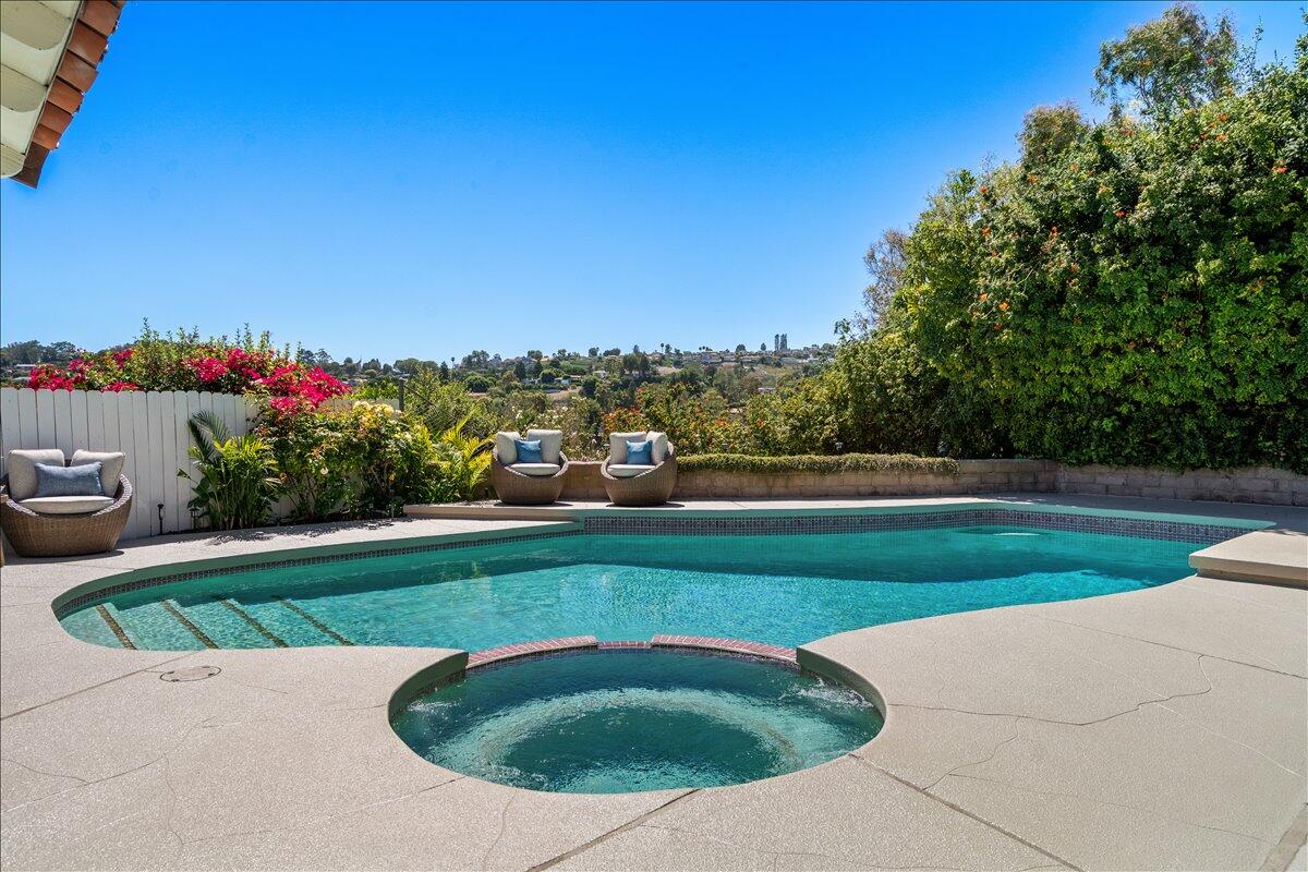 Rancho Palos Verdes, California 90275, United States, 4 Bedrooms Bedrooms, ,3 BathroomsBathrooms,Residential,Active,210278