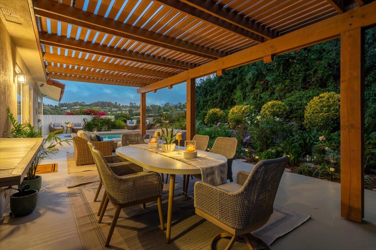 Rancho Palos Verdes, California 90275, United States, 4 Bedrooms Bedrooms, ,3 BathroomsBathrooms,Residential,Active,210278