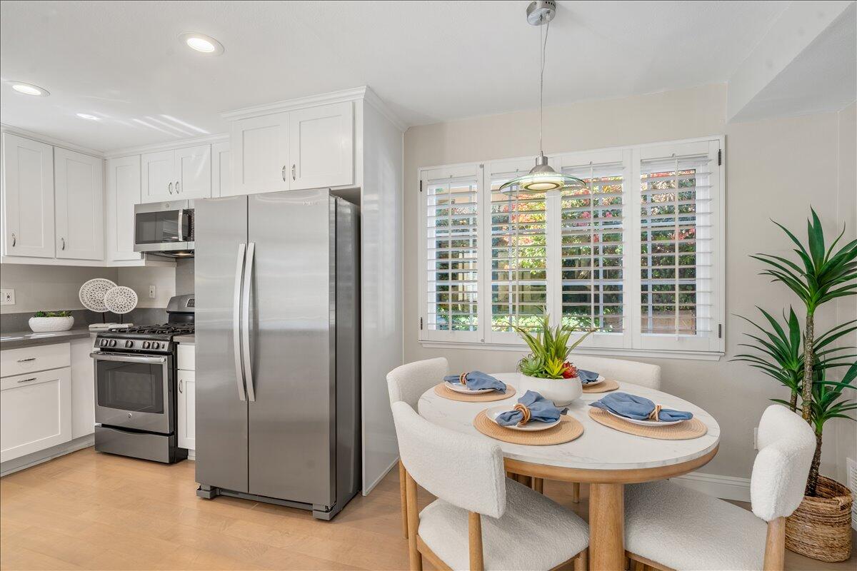 Rancho Palos Verdes, California 90275, United States, 4 Bedrooms Bedrooms, ,3 BathroomsBathrooms,Residential,Active,210278