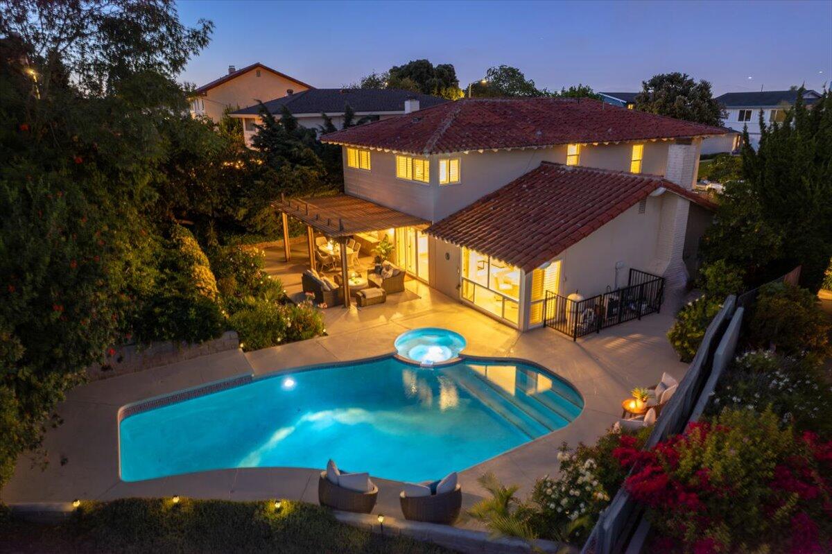 Rancho Palos Verdes, California 90275, United States, 4 Bedrooms Bedrooms, ,3 BathroomsBathrooms,Residential,Active,210278