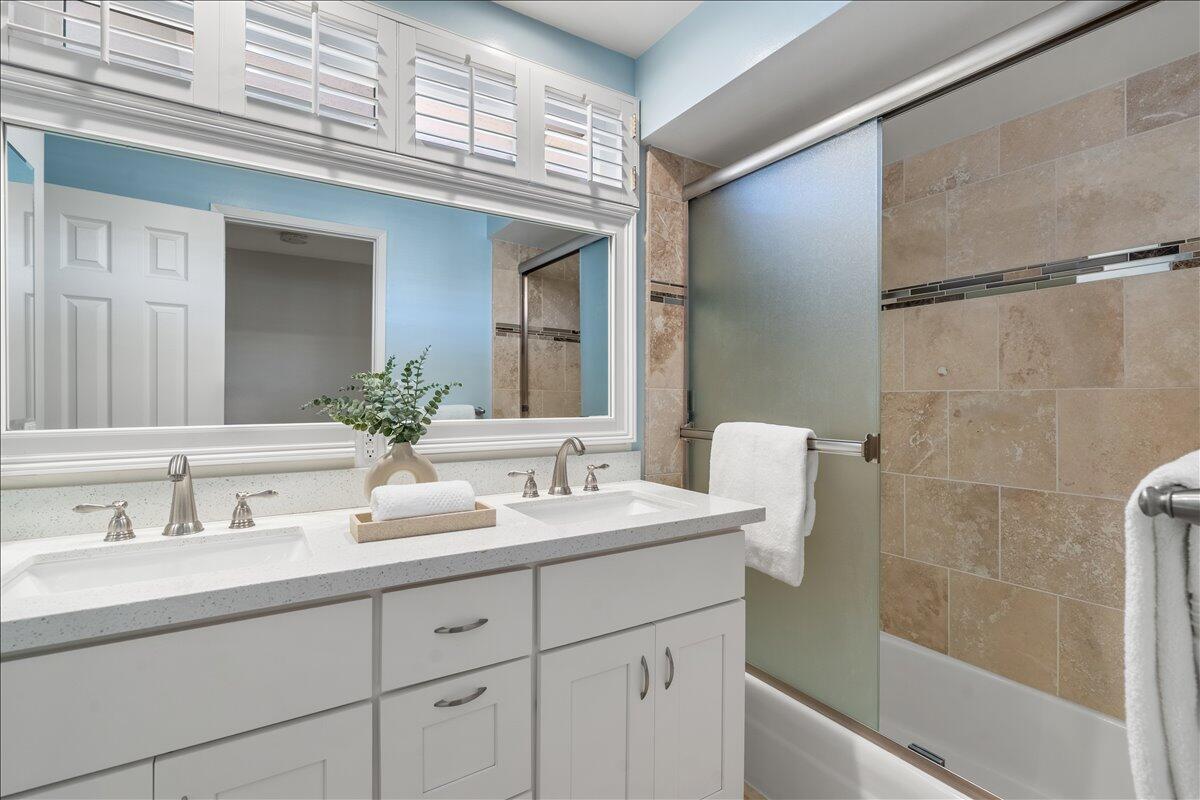 Rancho Palos Verdes, California 90275, United States, 4 Bedrooms Bedrooms, ,3 BathroomsBathrooms,Residential,Active,210278