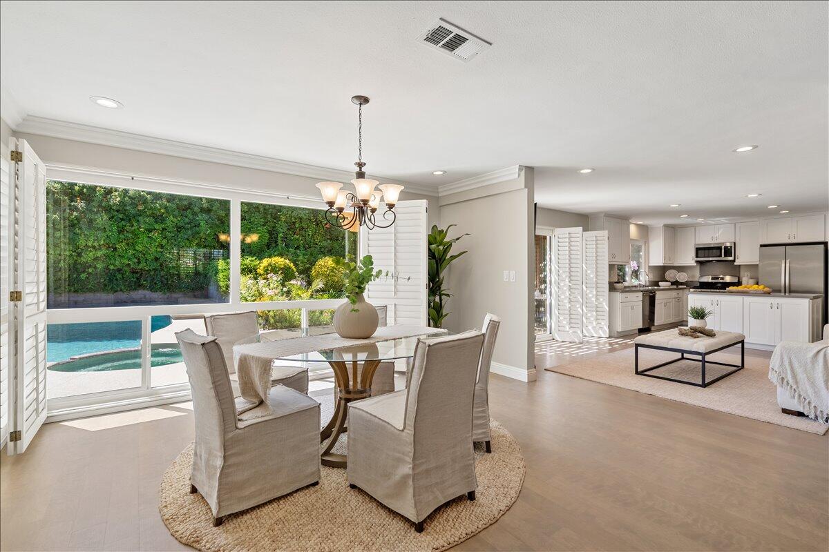 Rancho Palos Verdes, California 90275, United States, 4 Bedrooms Bedrooms, ,3 BathroomsBathrooms,Residential,Active,210278