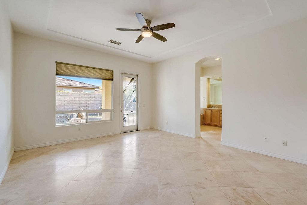 listing image 10993858943251545526