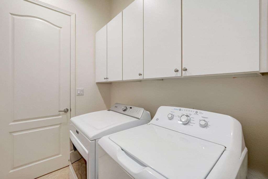 listing image 10994507701114403232