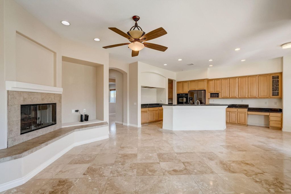 listing image 10995293037851633136