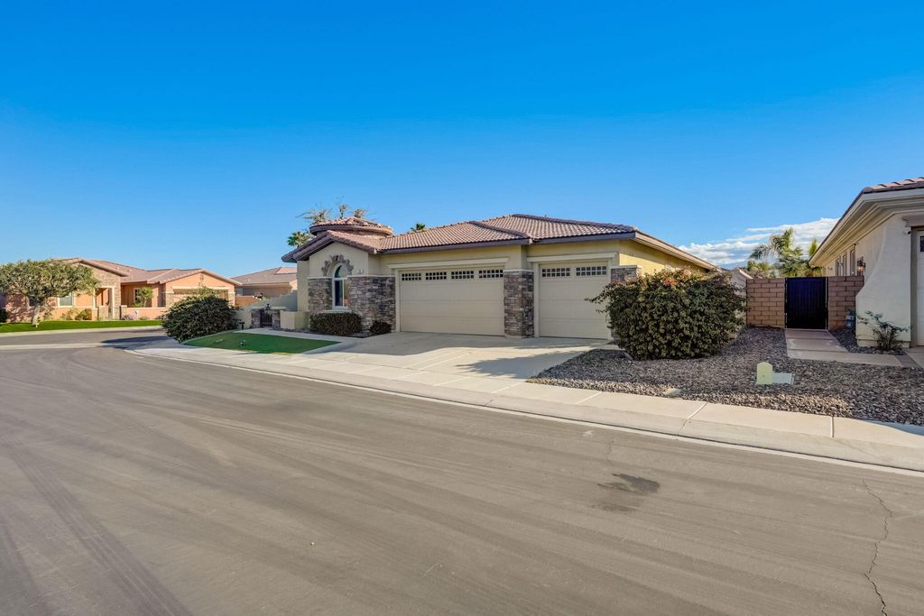 listing image 10998877727947769414