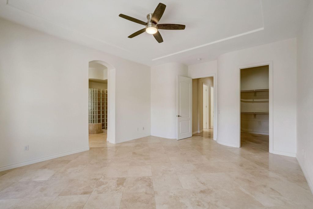 listing image 10992380444297632369