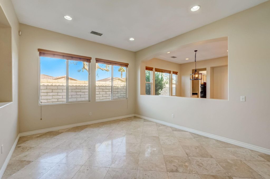 listing image 10991222452404588993