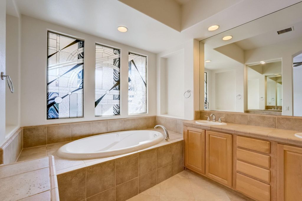 listing image 10997299772671640977